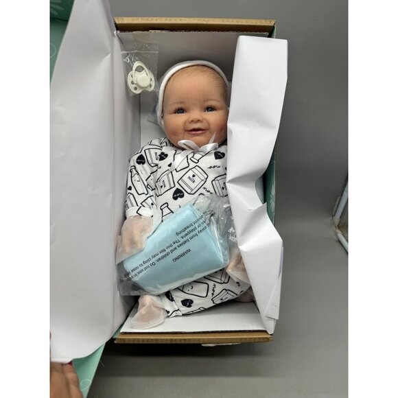 paradise galleries baby doll Realistic Reborn 19" Set blanket pacifier NEW READ - Picture 2 of 7